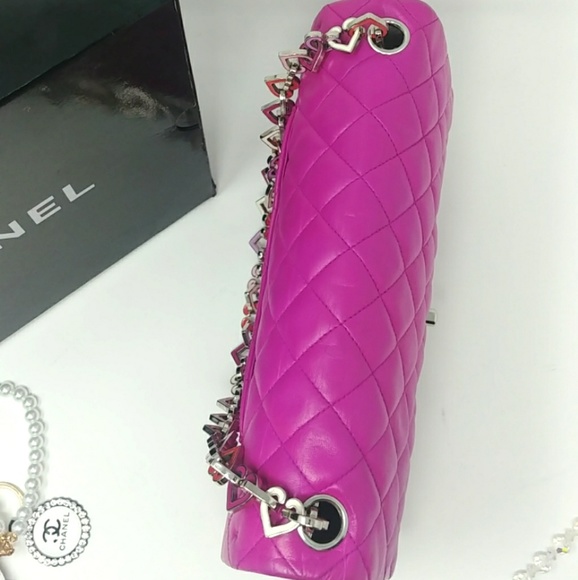 MORE PHOTOS CHANEL Fucshia Pink Valentine Flap - Picture 3 of 8
